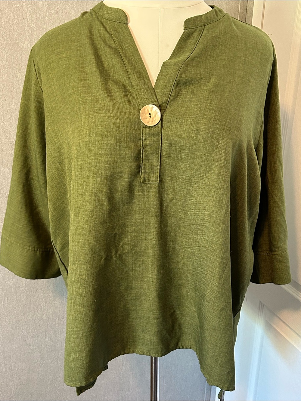 Relaxed Olive Green Split-Neck Tunic with Decorative Button